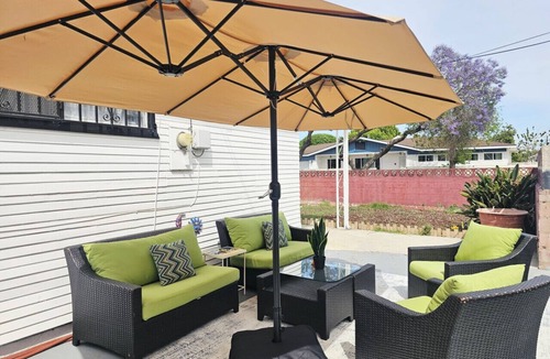 Los Angeles House | 6BR World Cup Retreat - 5.5mi to SoFi - Deck + BBQ