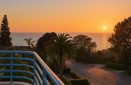 Del Mar Heights Villa | 6BR5BA Hot Tub Steps to Beach Parking Pet Friendly