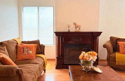 Del Mar Heights Villa | 6BR5BA Hot Tub Steps to Beach Parking Pet Friendly