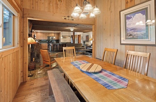 Overlook Park House | 7 Little Court - Steps to SHARC, Hot Tub, SHARC, New Listing