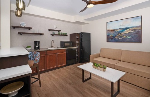 Las Vegas Apartment | 777RENTALS - Tahiti Village 2BR - Full Kitchen - Sleeps 8