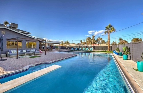Paradise House | 7BR Grand Speakeasy - 3mi Strip, Pool+Spa, Games