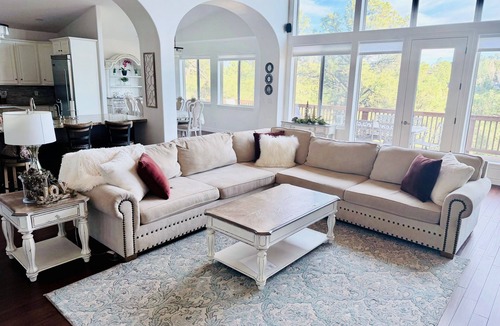 Flagstaff House | 7BR Ski & Golf Course Retreat with Hot Tub