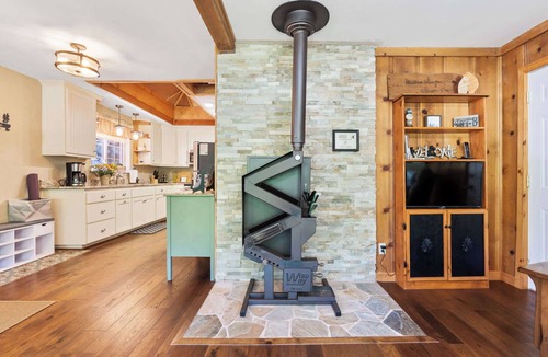 Sugar Pine Cabin | 7mi Yosemite | Fireplace | King Beds | Lewis Creek Cabin