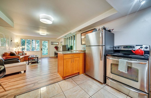 Mercer Island Apartment | 8 Mi to Lumen Field: Pet-friendly Apt w/Hot Tub