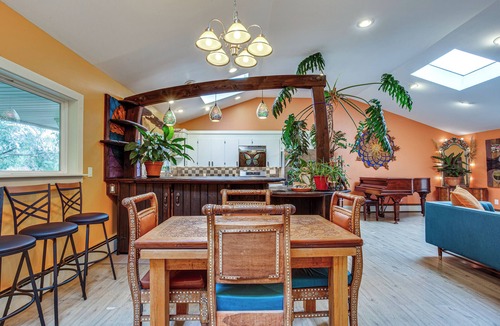 White Center House | 8 Mi to Lumen Field: Seattle Area Home w/Backyard