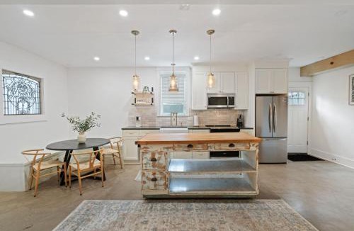 Arnada House | 8ft Ceilings Basement Sauna Retreat