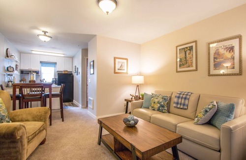 Hood River Condo | 9 Lodge - Downtown, AC, Ground Floor!