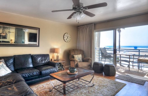 Oceanside Condo | 93 m² Condo ∙ 2 bedrooms ∙ 6 guests