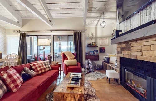 Majestic Pines Condo | 97 m² Condo ∙ 1 bedroom ∙ 6 guests