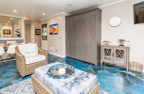 Townsite House | A-15 Ocean Chic Condo | Steps to the Sand | Pool Spa