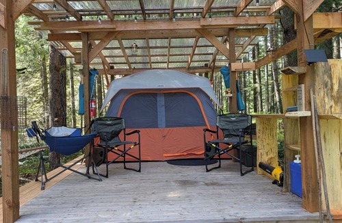 Blue River RV Rental | A beautiful pet friendly-off leash Glamping Camp