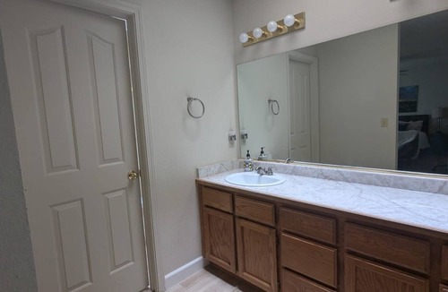 Columbia Apartment | A Cozy Room with Private Entrance