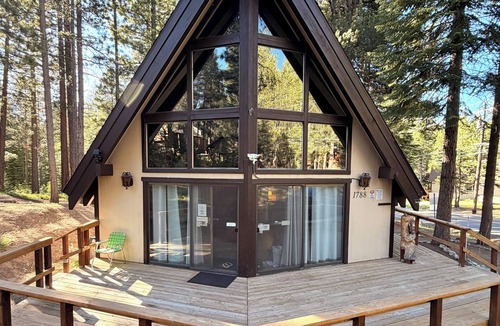 Tahoe Paradise Ski Chalet | A- f ra me