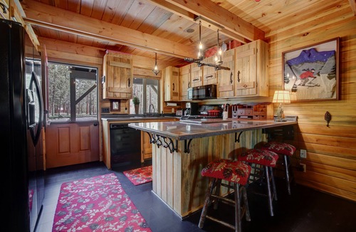 Sisters Cabin | A-Frame Cabin on 4.5 Acres - HOT TUB, Dog Friendly!