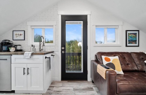 Port Angeles Cottage | A-Frame Retreat -Mountain Views Hot Tub n fire lit nights surrounded by Bamboo