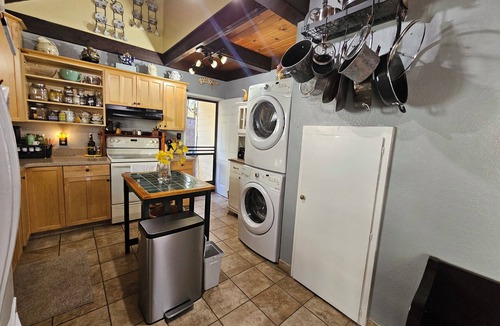 Twain Harte Cabin | A lovely 2 bedroom, 2 bath Cabin in the heart of Twain Harte.