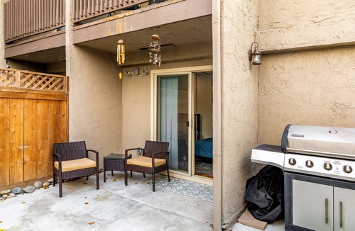 Townsite Condo | A Month in Oceanside - 1 Mile to the Beach!
