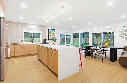 Encinitas House | A newly renovated modern retreat in coastal Encinitas, California.
