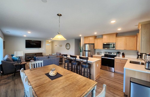 Ocean Shores House | A Retreat on the Canal- New Game Room