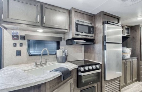 Tower District House | Access Fresno`s Best, Comfortable RV Retreat