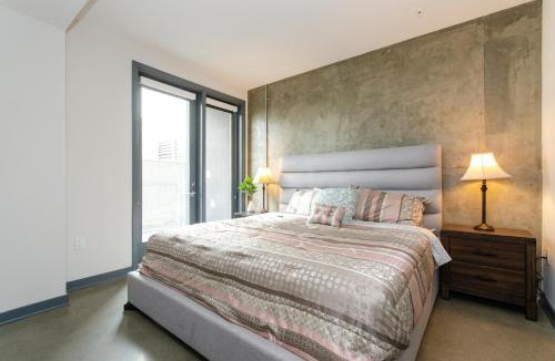 Historic Core Apartment | Adorable 2bed Apt Balcony & Rooftop Pool D