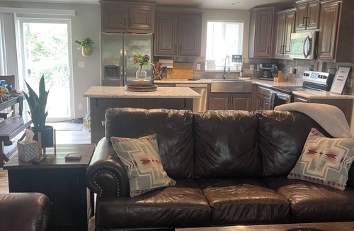 Spray House | Adorable 3-bedroom house in charming Spray Oregon with hot tub.