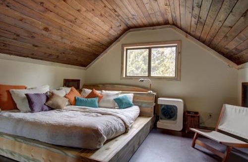 Government Camp House | Adorable and Spacious Cabin in the Heart of Government Camp -Close to Ski Access