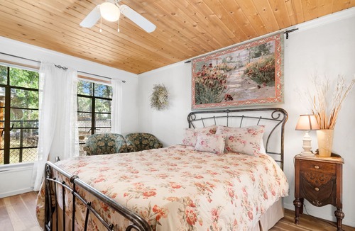 Big Bear Lake Cabin | Adorable cabin with a Hot Tub! STEPS to the Lake! Close to Village & SLOPES