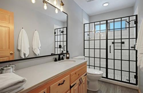 Alfalfa House | Adorable & Cozy Hot Tub SHARC Passes Fabulous Location 24356