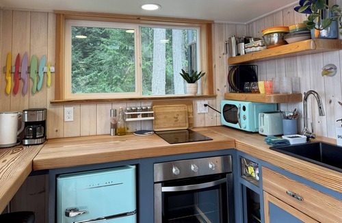 Anacortes House | Adorable tiny home with spectacular view and hot tub on Guemes Island Anacortes.