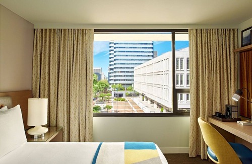 Downtown Portland Hotel | Adventurous Urban Retreat Near Hotspots – Walkable & Bike-Friendly, Pets Allowed