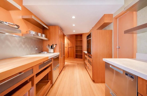 Glenview House | Aesthetically Elegant Downstairs Unit in Oakland