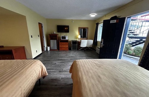 Longview Hotel | Affordable and Pet-friendly Stay Close to Downtown & Fun Spots