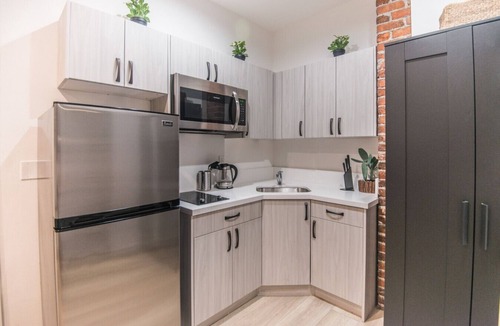 Downtown Los Angeles Apartment | Affordable Clean Private Studio By USC & Expo Park