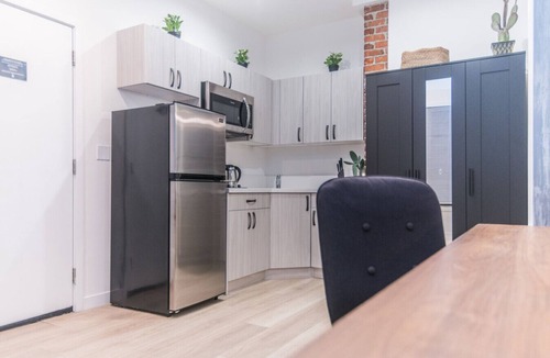 Downtown Los Angeles Apartment | Affordable Clean Private Studio By USC & Expo Park