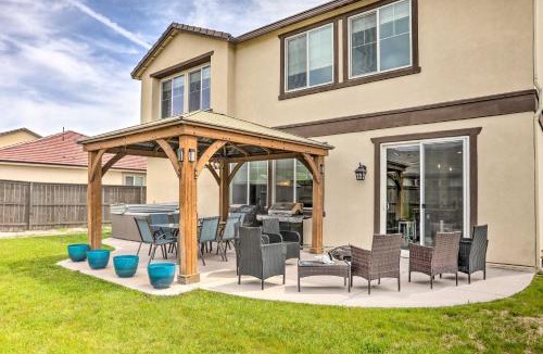 Sparks House | Air Racing Decor, Hot Tub: Sparks Home!