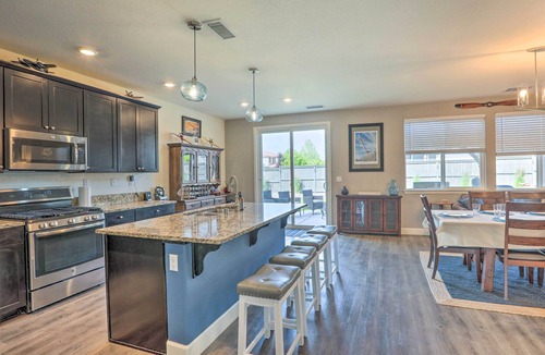 Sparks House | Air Racing Decor, Hot Tub: Sparks Home!