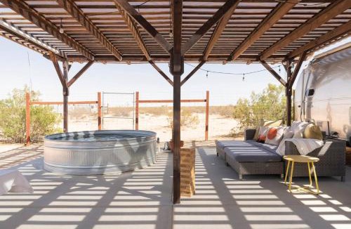 Inland Empire Other | Airstream Desert Stay | Hot Tub, Views, Stargazing