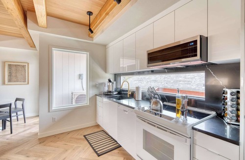Alberta Arts District House | Alberta Arts Escape - Modern 3BR Townhome