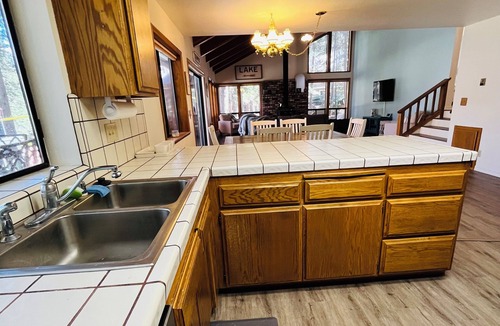 Lake Almanor West House | Almanor Oasis with Golf Course View