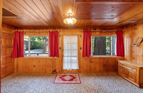 Idyllwild Cabin | Almost Heaven! A charming cabin on the creek walk to town with spa