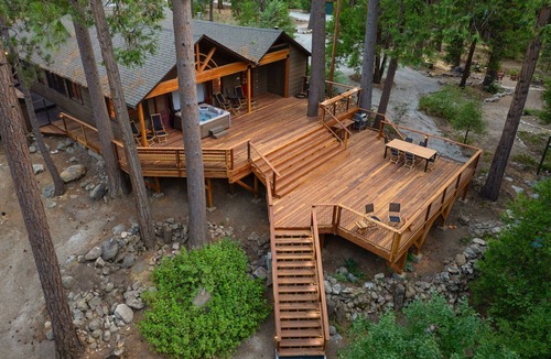 Idyllwild Cabin | Almost Heaven! A charming cabin on the creek walk to town with spa
