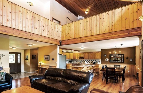 Plain House | Alpine Acres Lodge
