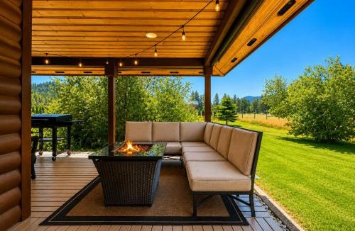 Plain House | Alpine Acres