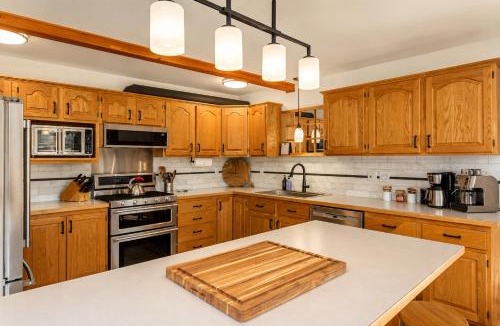 Plain House | Alpine Acres