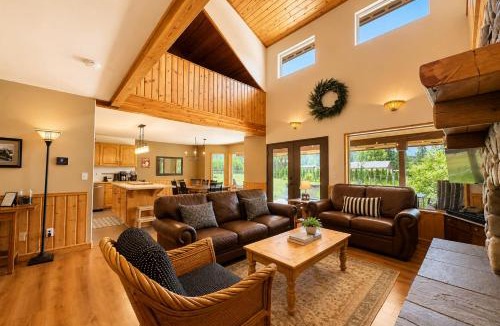 Plain House | Alpine Acres