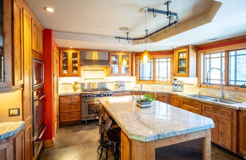 Tahoe Paradise Ski Chalet | Alpine Estate W/ Hot Tub