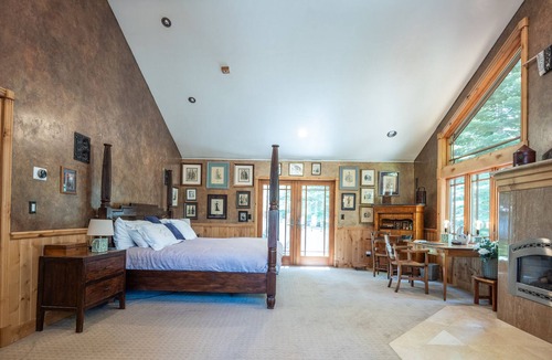 Tahoe Paradise Ski Chalet | Alpine Estate W/ Hot Tub