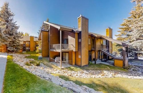 Park City House | Alpine Gem - Pools Hot Tubs Tennis - Walk 5 Mins to Lift & 8 Mins to Dining